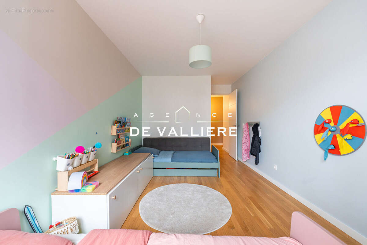 Appartement à SURESNES