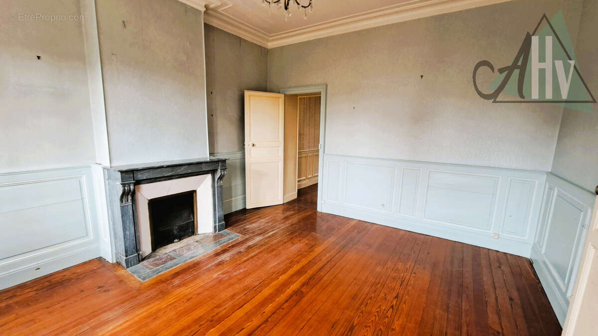 Proche NOGENT SUR SEINE - Grande maison de 150 m2 avec 5 chambres, dépendances et grand jardin - photo 5