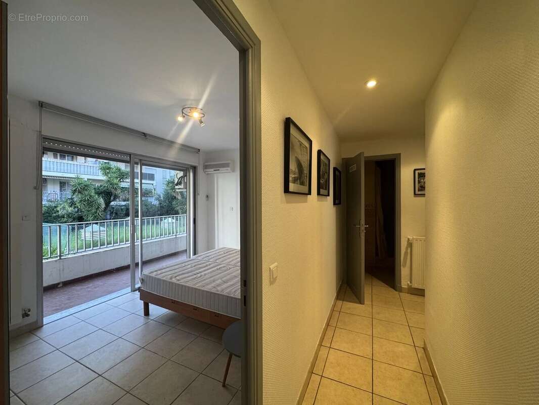 Appartement 75 m² à Antibes  - photo 9