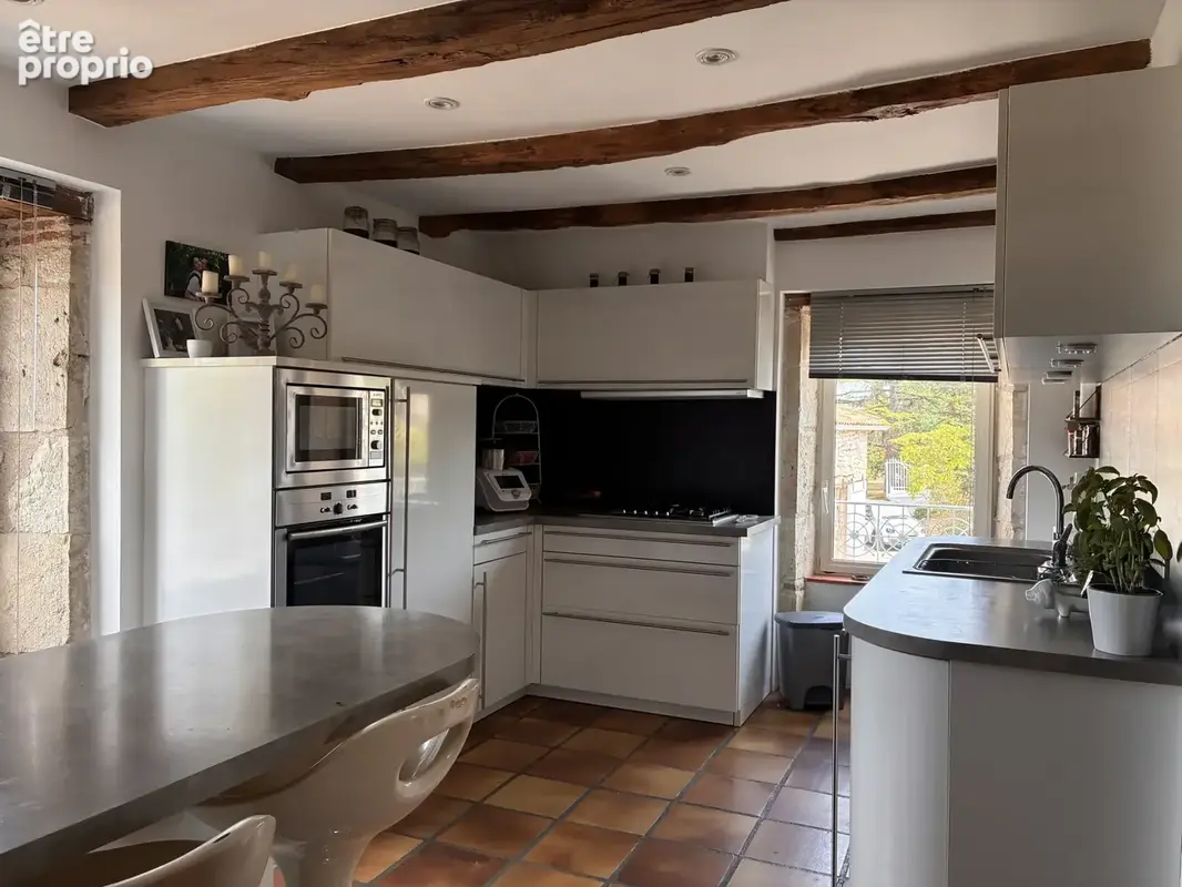 Ensemble quercynois avec pigeonnier, grange en pierre, piscine et gîte. - photo 11