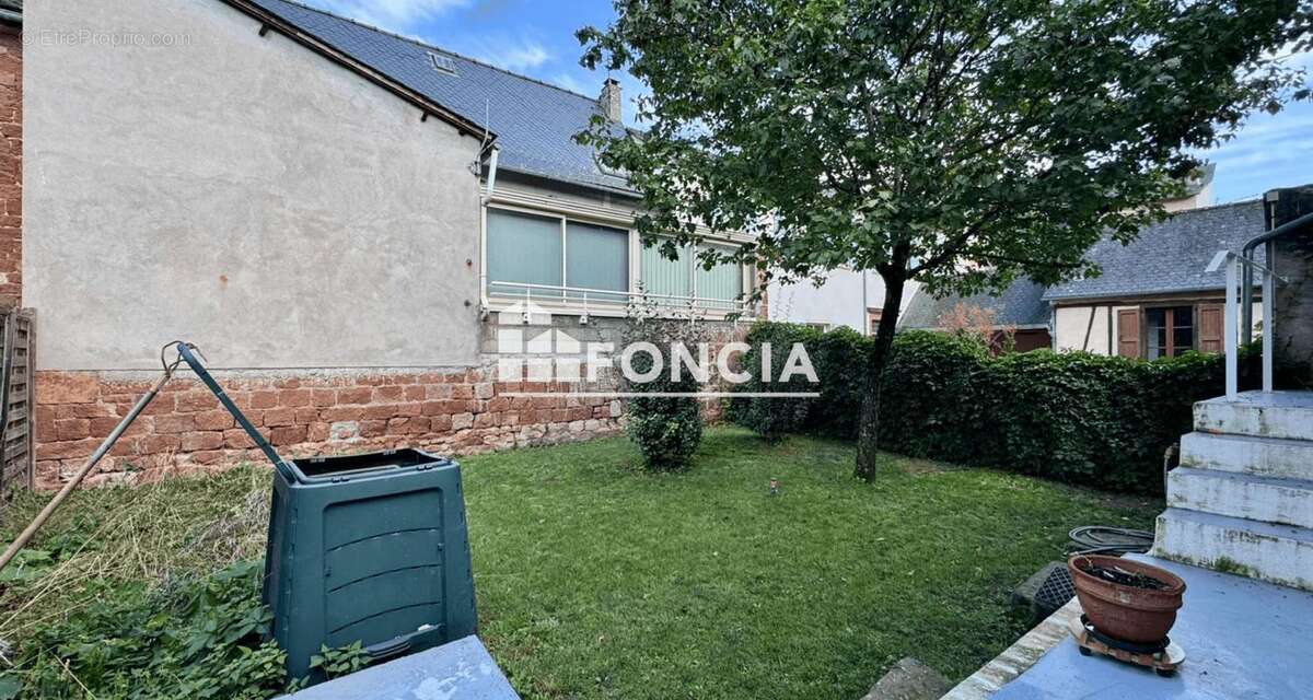 Maison à MARCILLAC-VALLON