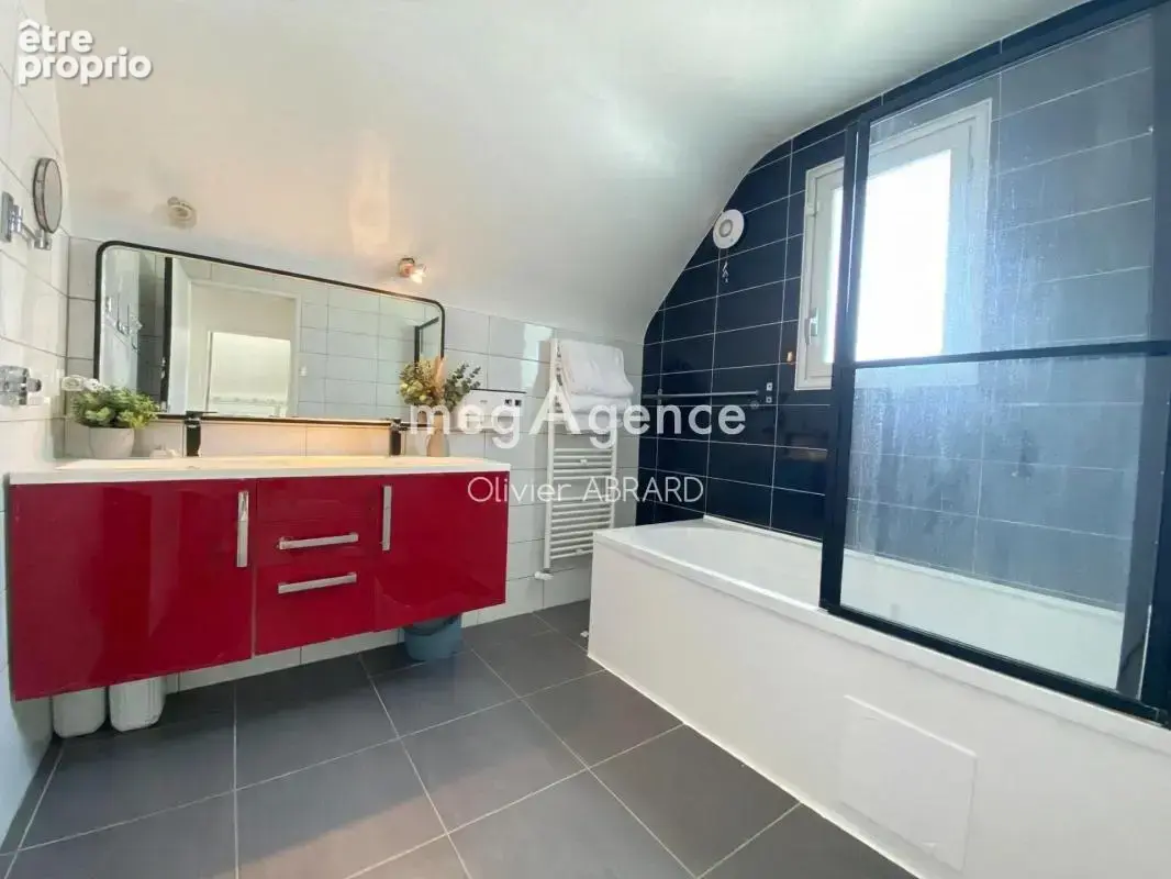 Maison bourg 202 m2 4 chambres terrain 606 m2 - photo 7