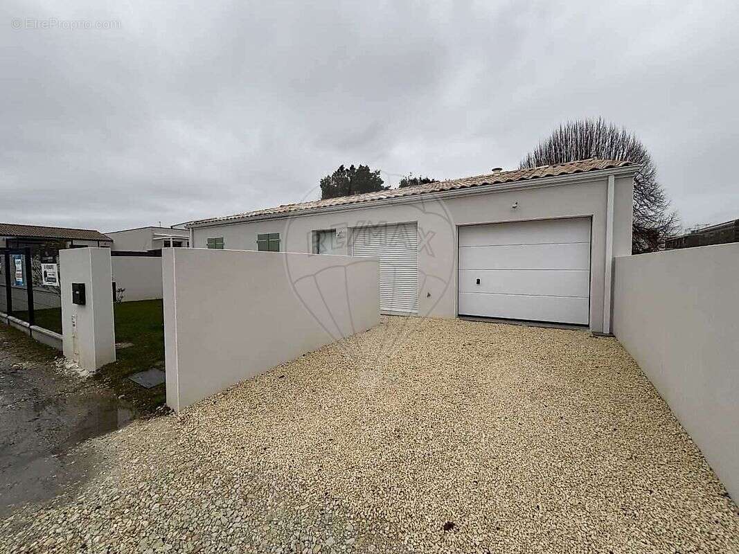 Maison à VAUX-SUR-MER