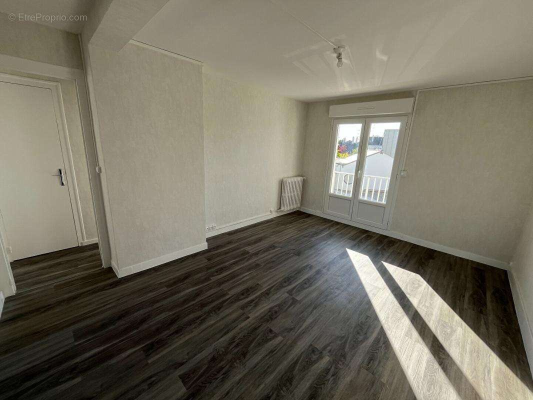Angers Desjardins - T4 avec balcons et cave - photo 3
