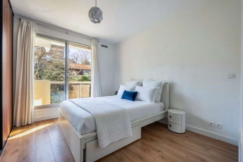 Appartement à SURESNES