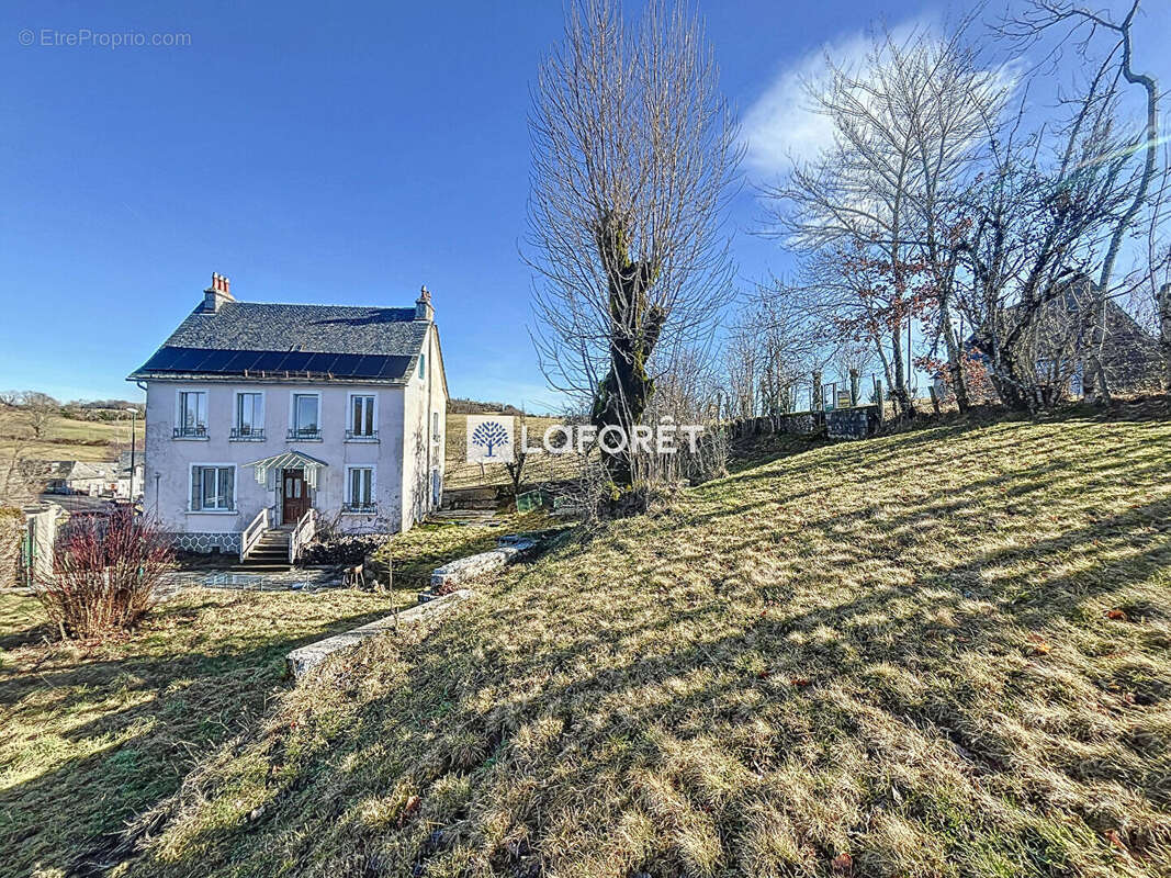 Maison à MONTPEYROUX