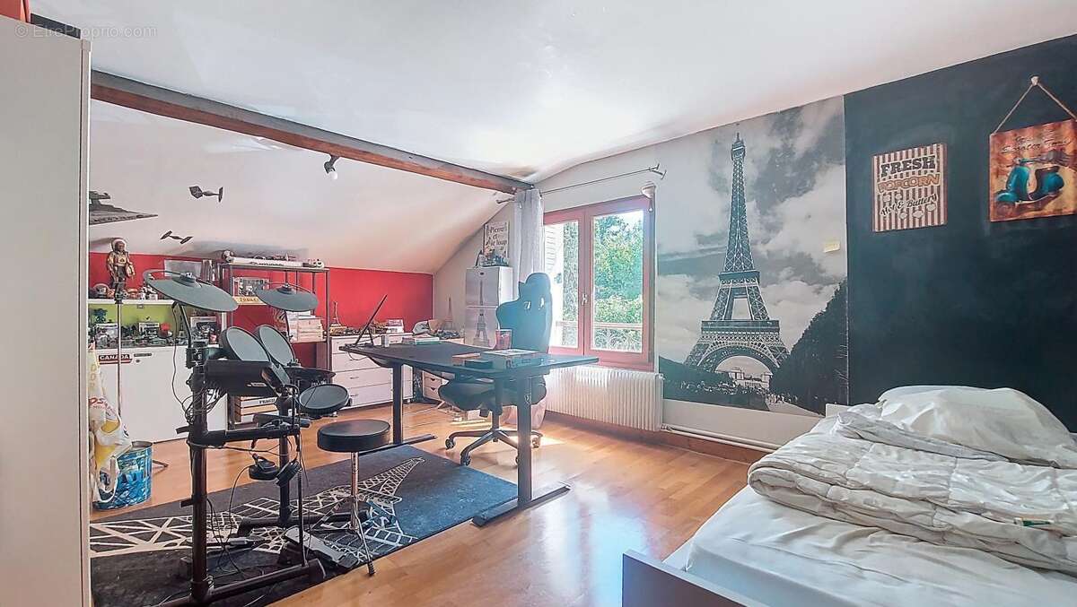 Maison à MEYZIEU