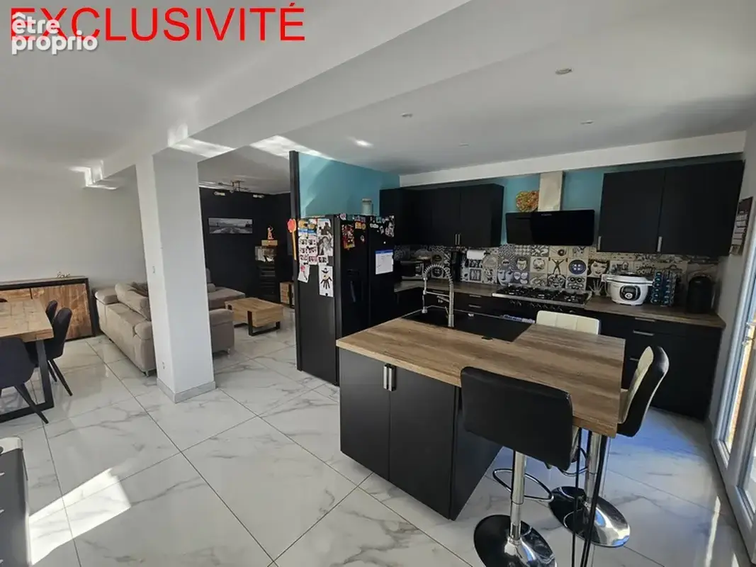 Lavans-lès-Saint-Claude : villa rénovée avec piscine et jolie vue dominante - photo 6
