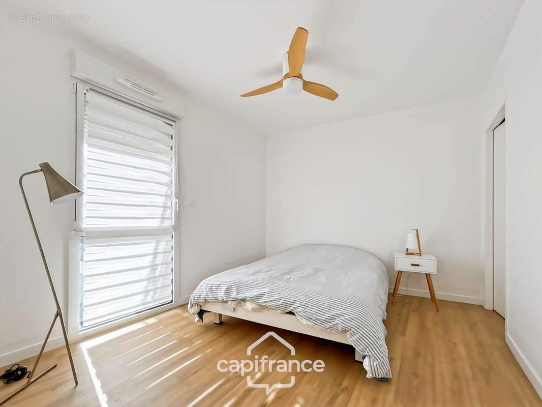 LA ROCHELLE, quartier Saint-Maurice. Appartement 3 pièces avec loggia et parking - photo 6