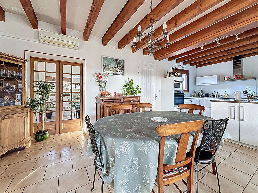Maison à MONTBARTIER