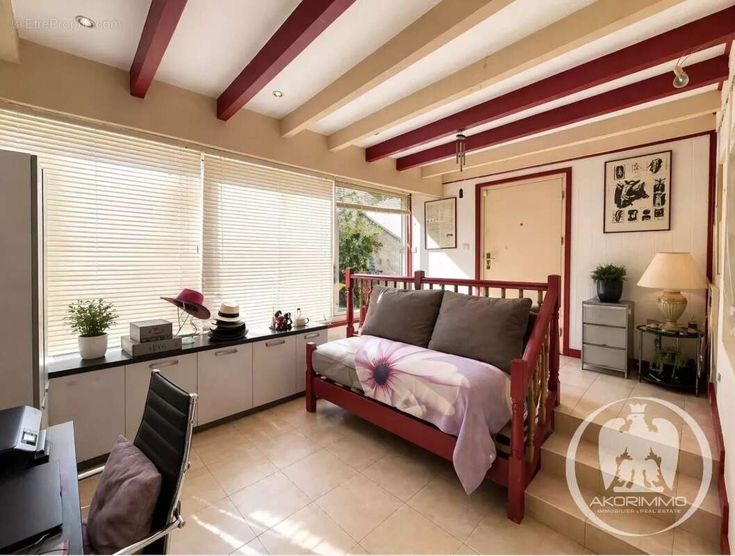 Appartement à EZE