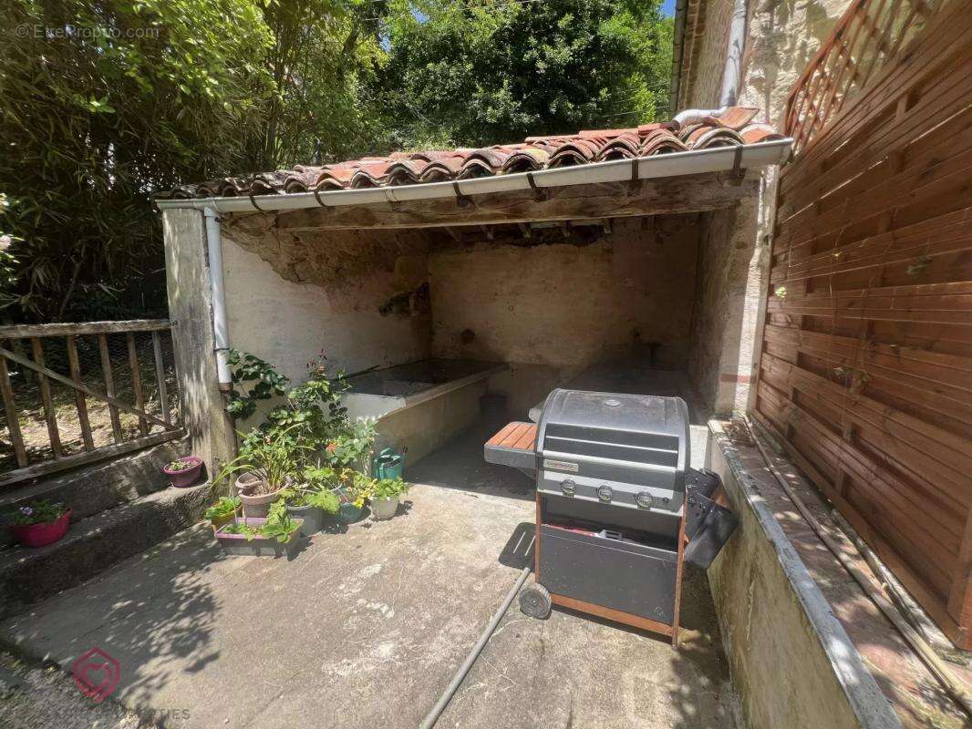 Maison à SAINT-PIERRE-DE-RIVIERE