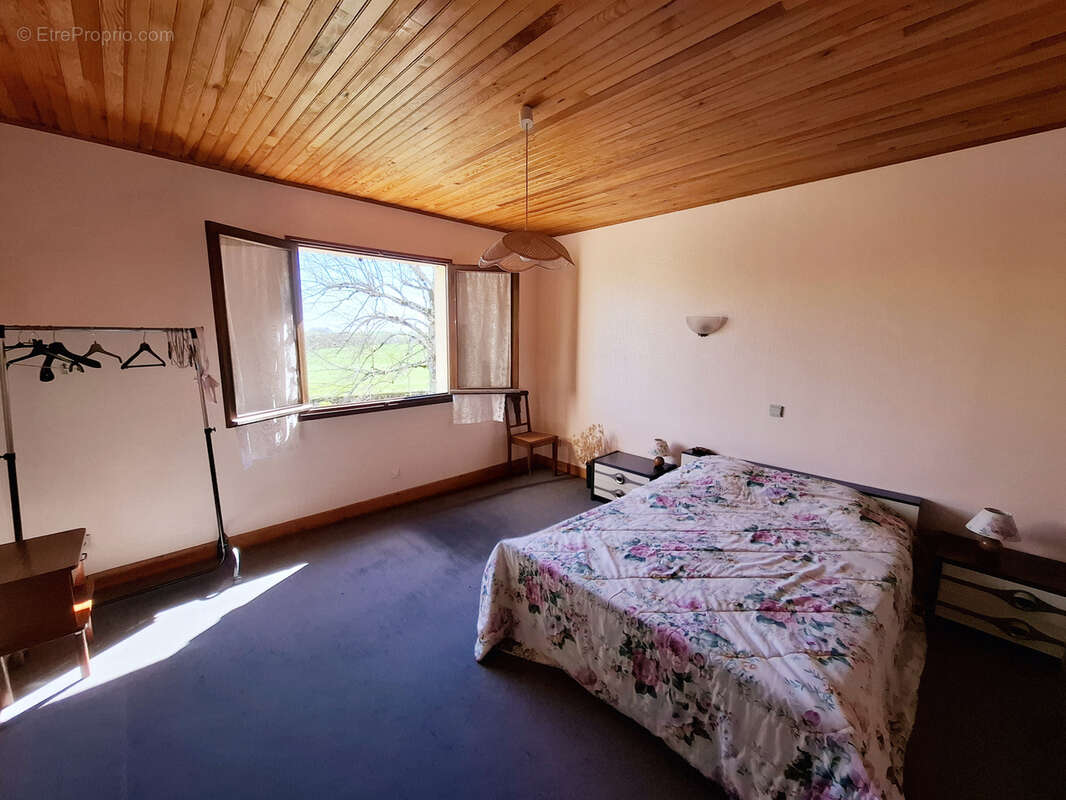 Maison à LAROQUE-TIMBAUT