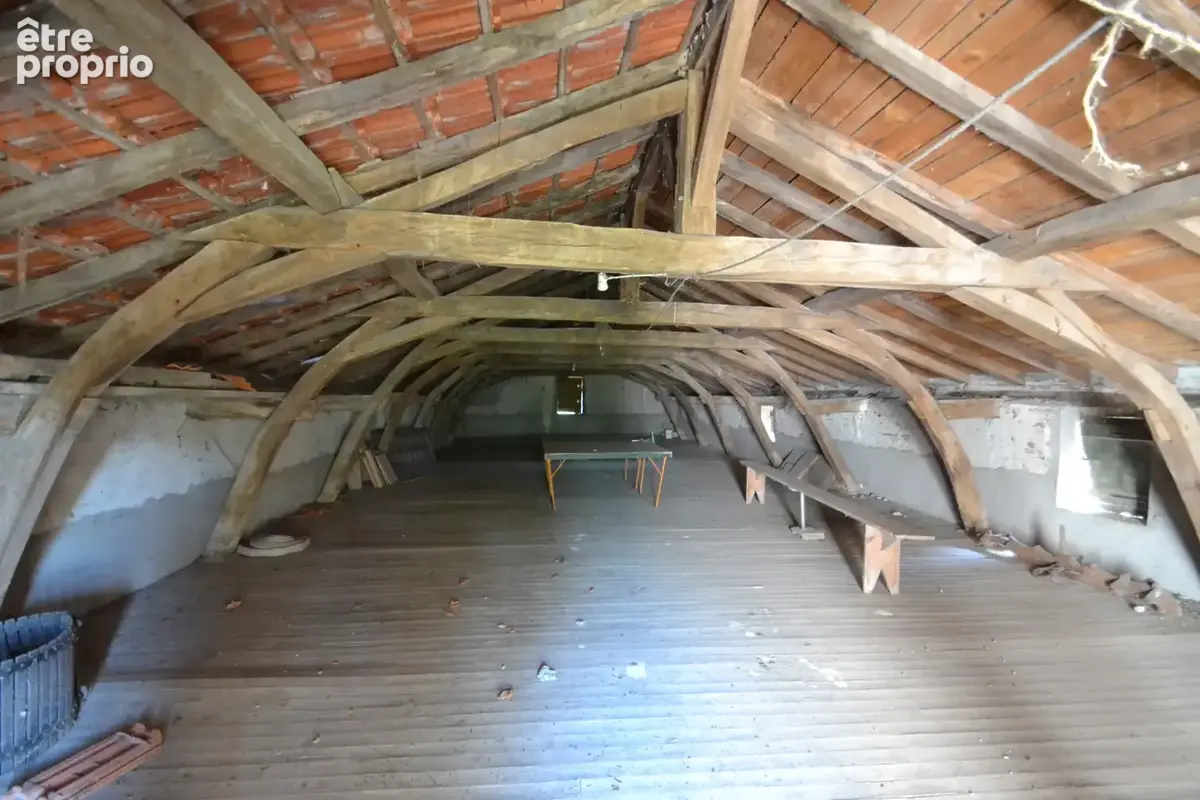 11  Kms de VICHY, très belle propriété à rénover - photo 19