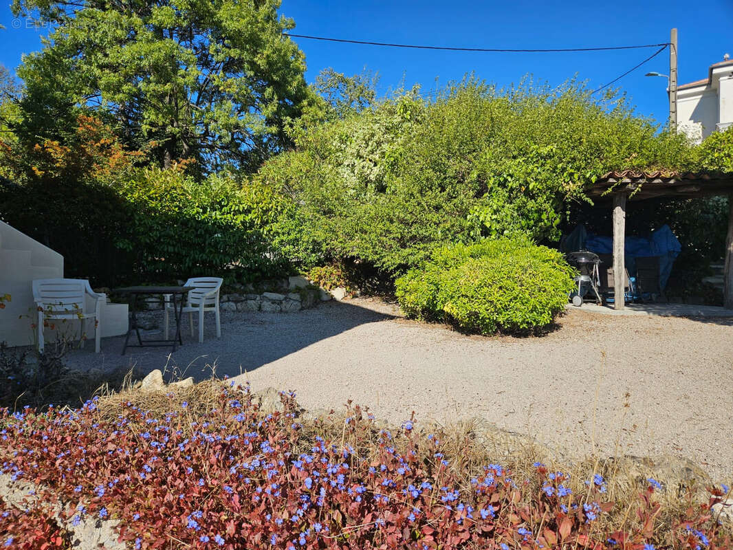 Maison à BERRE-LES-ALPES