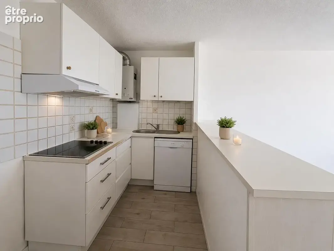 1ère ligne: F3 traversant de 56 m2 avec 27m2 de rez-de-jardin vue mer ! - photo 4