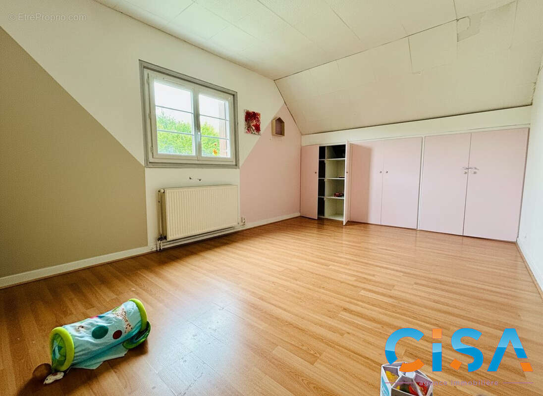 Maison 190 m² à Chambly  - photo 9