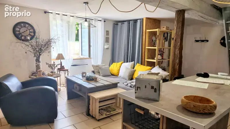 10 min BELLAC, Maison rénovée en partie, avec partie habitable et jardin - photo 14