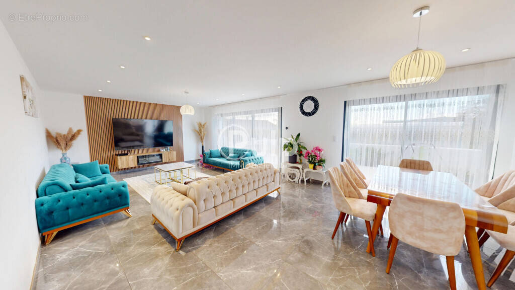 Maison à LES SORINIERES