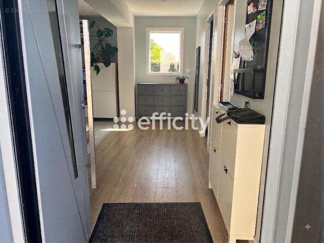 Maison 134 m² à Saint-Martin-Le-Beau  - photo 3