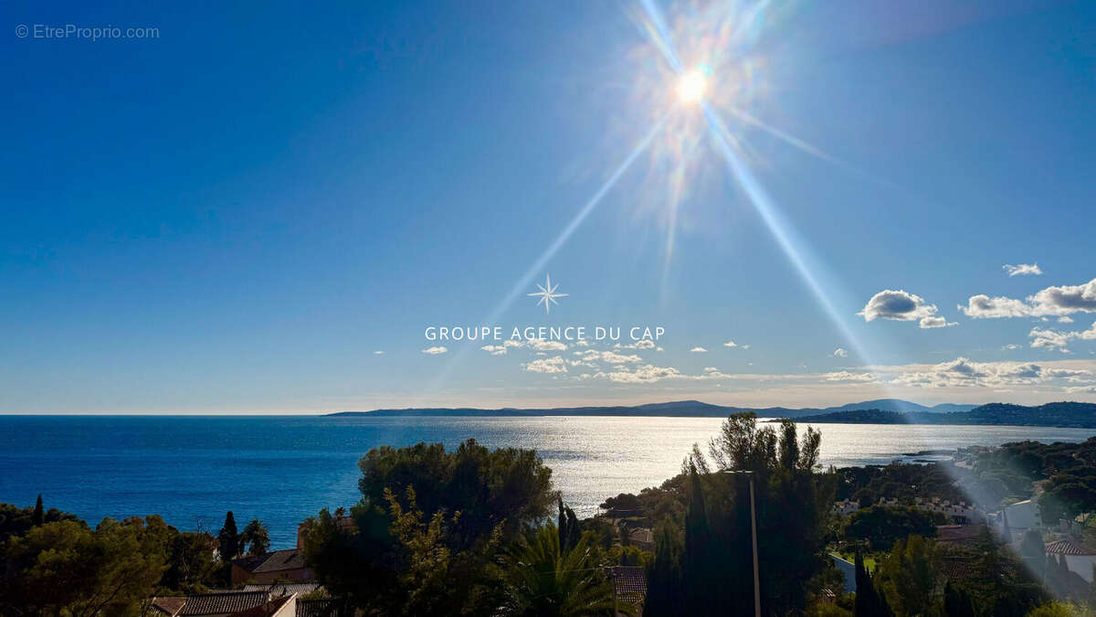 Villa provencale de charme en pierre avec piscine et garage de plus de 100 m² a pied des plages  et commerces, vue mer panoramiq - photo 14