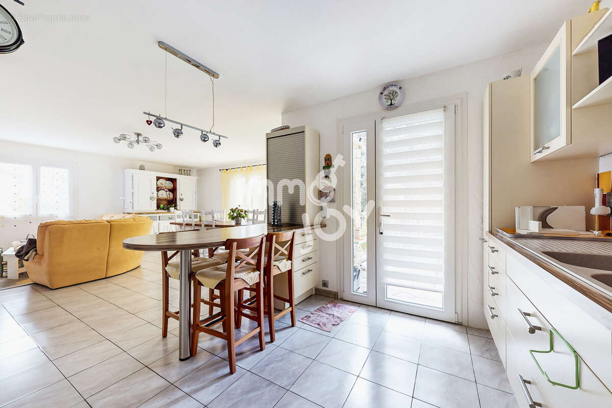 Maison à ROQUEBRUNE-SUR-ARGENS