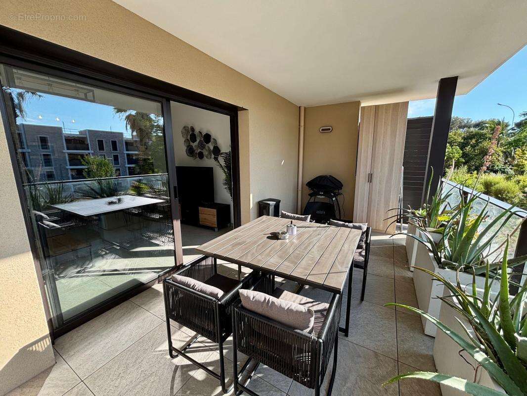 Appartement f2 avec terrasse et parking privatif a vendre résidence les terrasses de la mer - photo 3