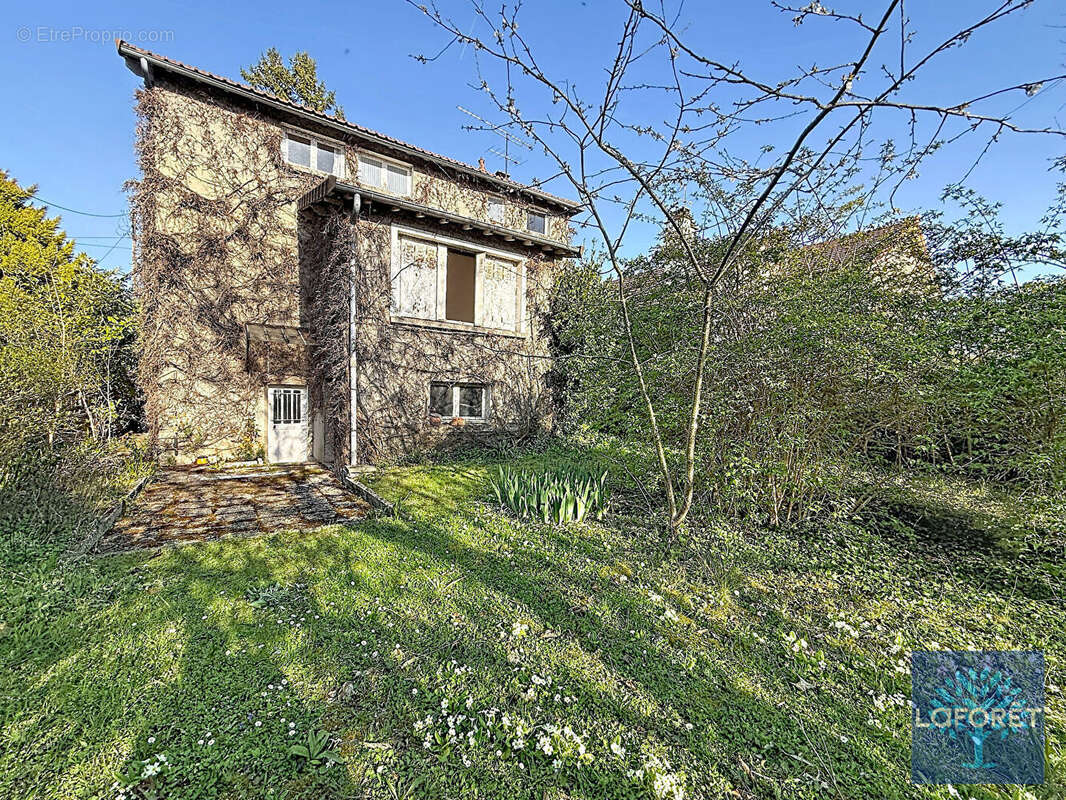 Maison à VIGNEUX-SUR-SEINE