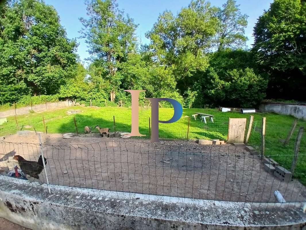 Maison 81 m² à Briennon  - photo 12