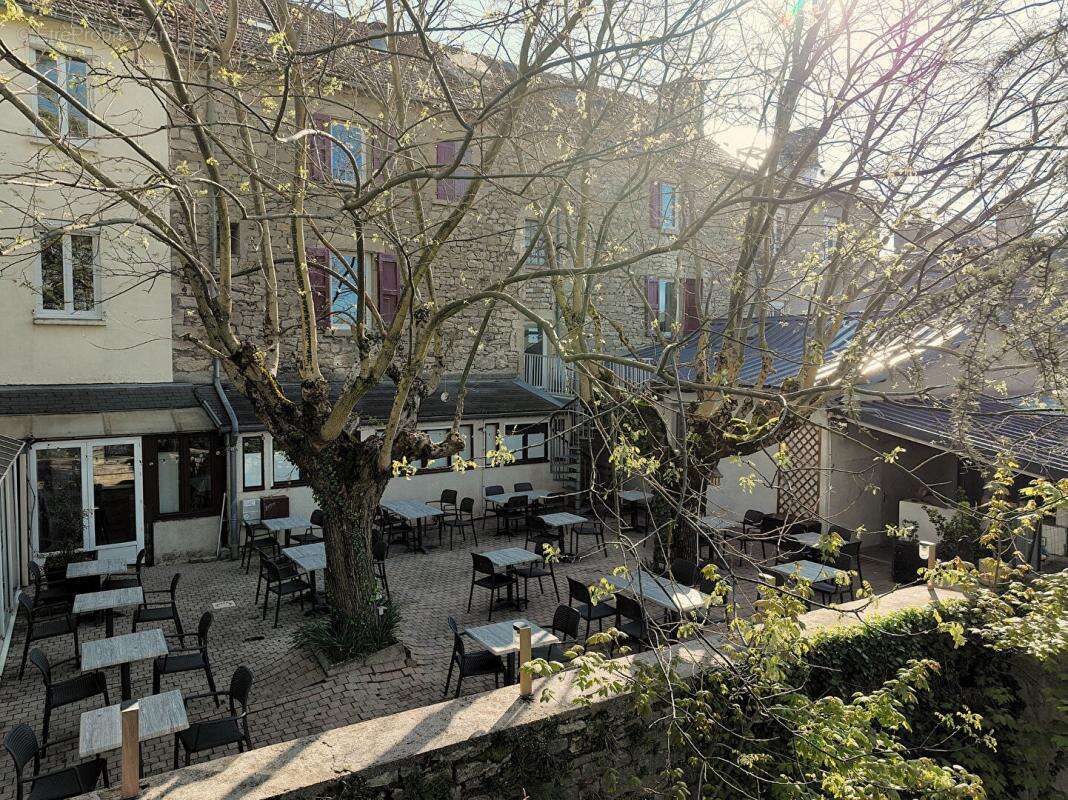 Hôtel Restaurant avec bar Licence IV - Vente murs et fonds - Axe A75 - photo 3