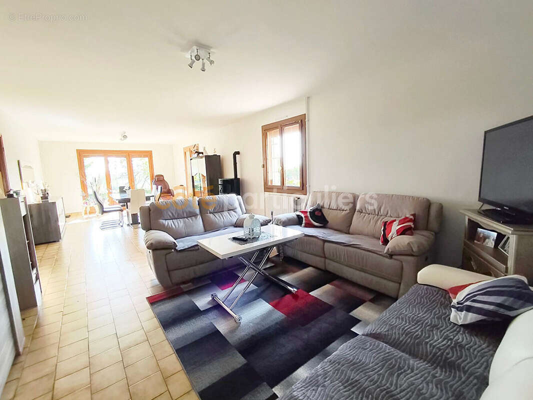 Maison à MEZIDON-CANON
