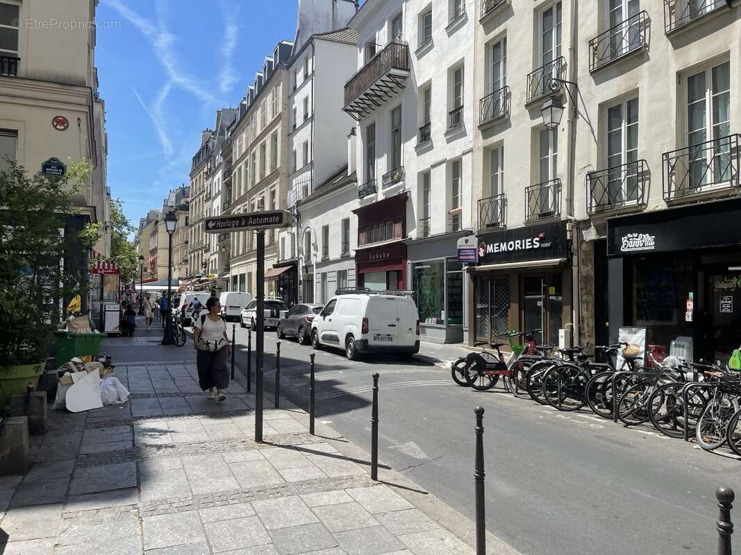 Autre à PARIS-3E