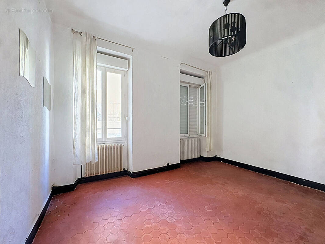 Appartement à MARSEILLE-5E