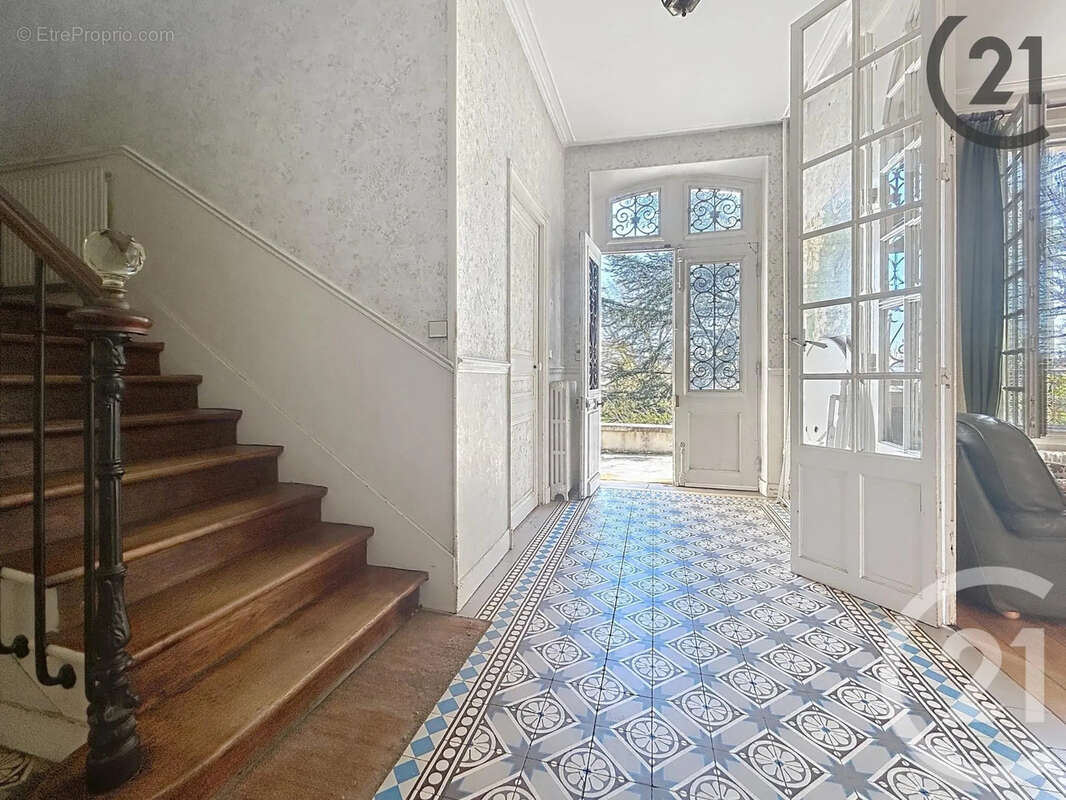 Maison 275 m² à Avon  - photo 17