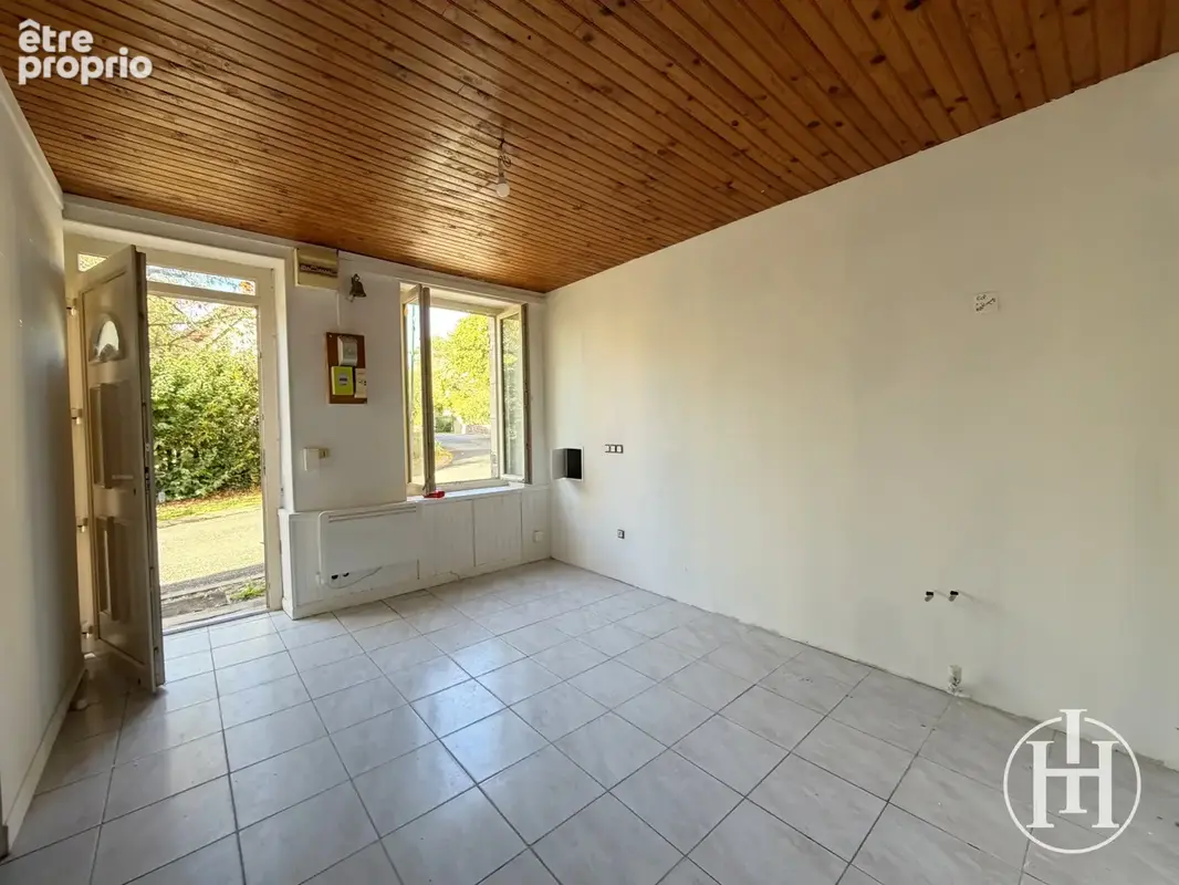 Saint-Vitte   Maison de village avec jardin et dépendance - photo 2