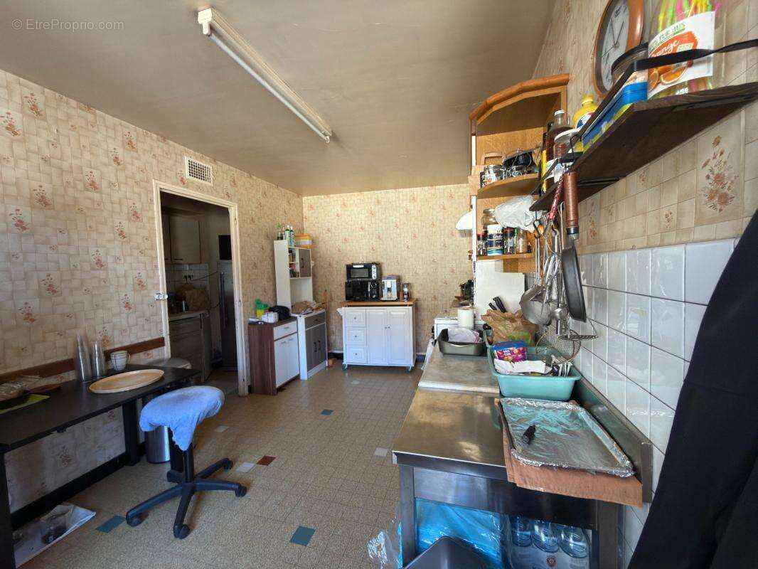 Maison en pierre avec 350 m² de dépendances, jardin et terrasse – Genevrières (52) - photo 8