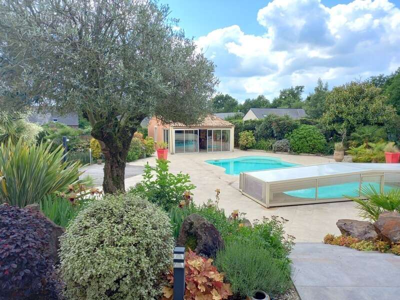 Maison à COSSE-LE-VIVIEN