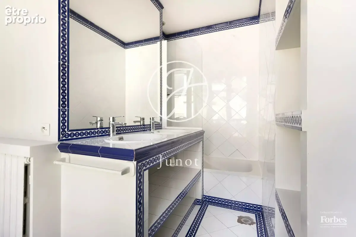 Paris 16e - JASMIN - Appartement - 6 pièces - 156,48m² Carrez - 157,46m² au sol - 4 chambres - Étage élevé - Balcon filant - photo 18