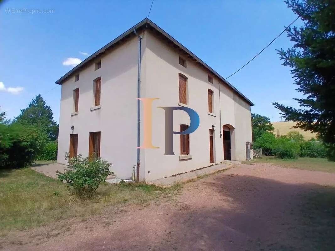 Maison 126 m² à Charlieu  - photo 2