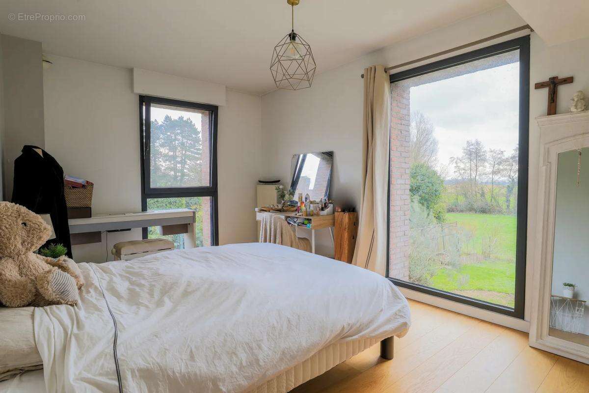 Maison à BOURGHELLES