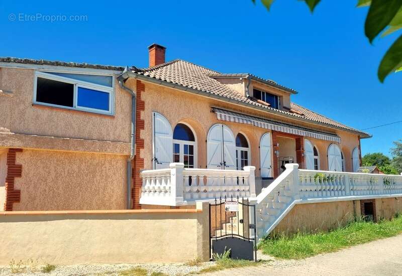 Maison à BRAX