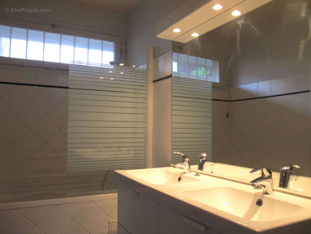 Appartement à NANTERRE