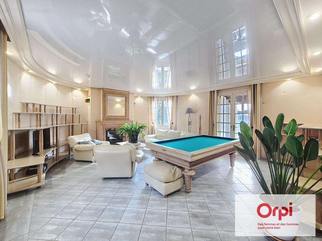 Maison à CONDAT-SUR-VEZERE