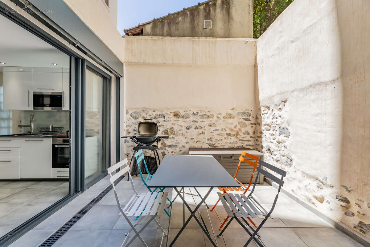 TOULON HAUTE-VILLE  Magnifique appartement avec terrasse et 2 suites parentales. - photo 5
