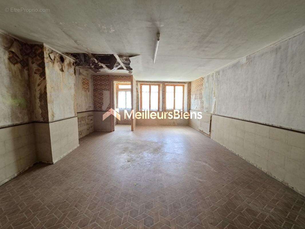 Maison à rénover situé à Montigny le Roi - photo 6