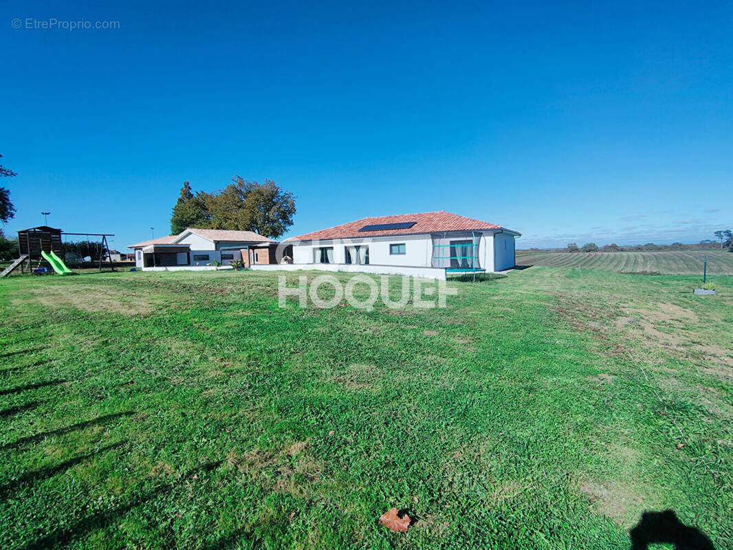 Maison à VILLENEUVE-DE-MARSAN