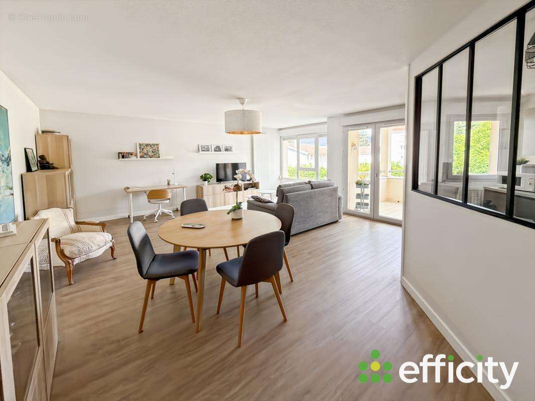 Appartement à VAUGNERAY