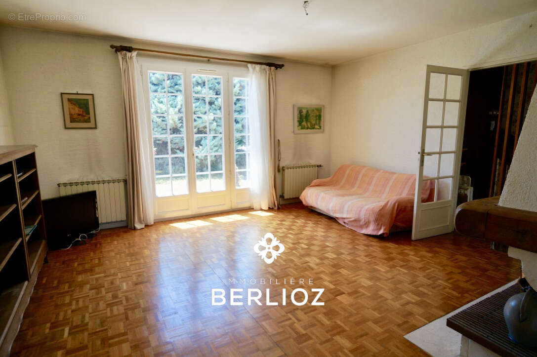 Maison de 150 m2 sur terrain de 1208 m2 avec piscine quartier Bellevue - photo 3