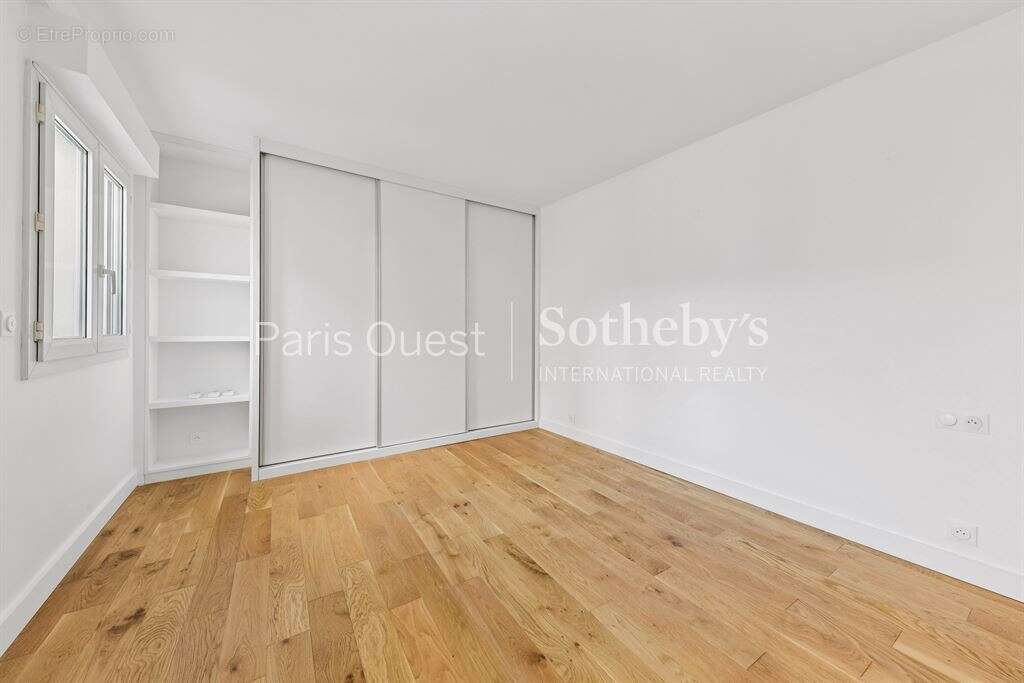 Appartement à PARIS-1E