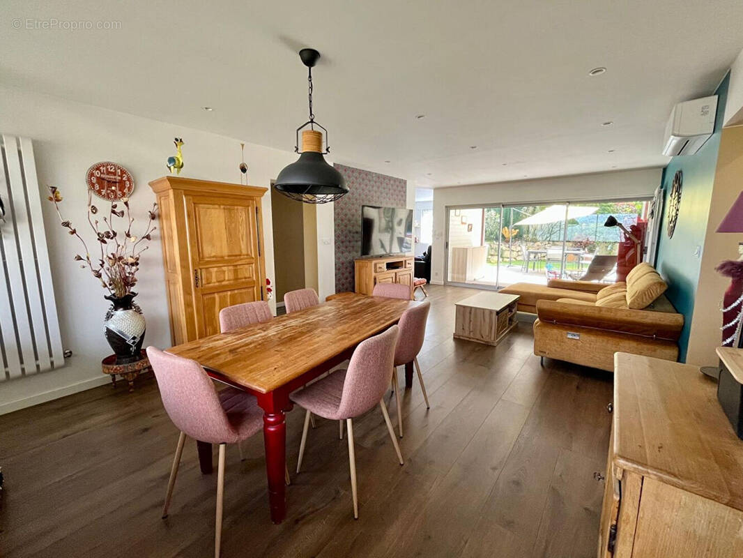 Maison à VAULX-MILIEU